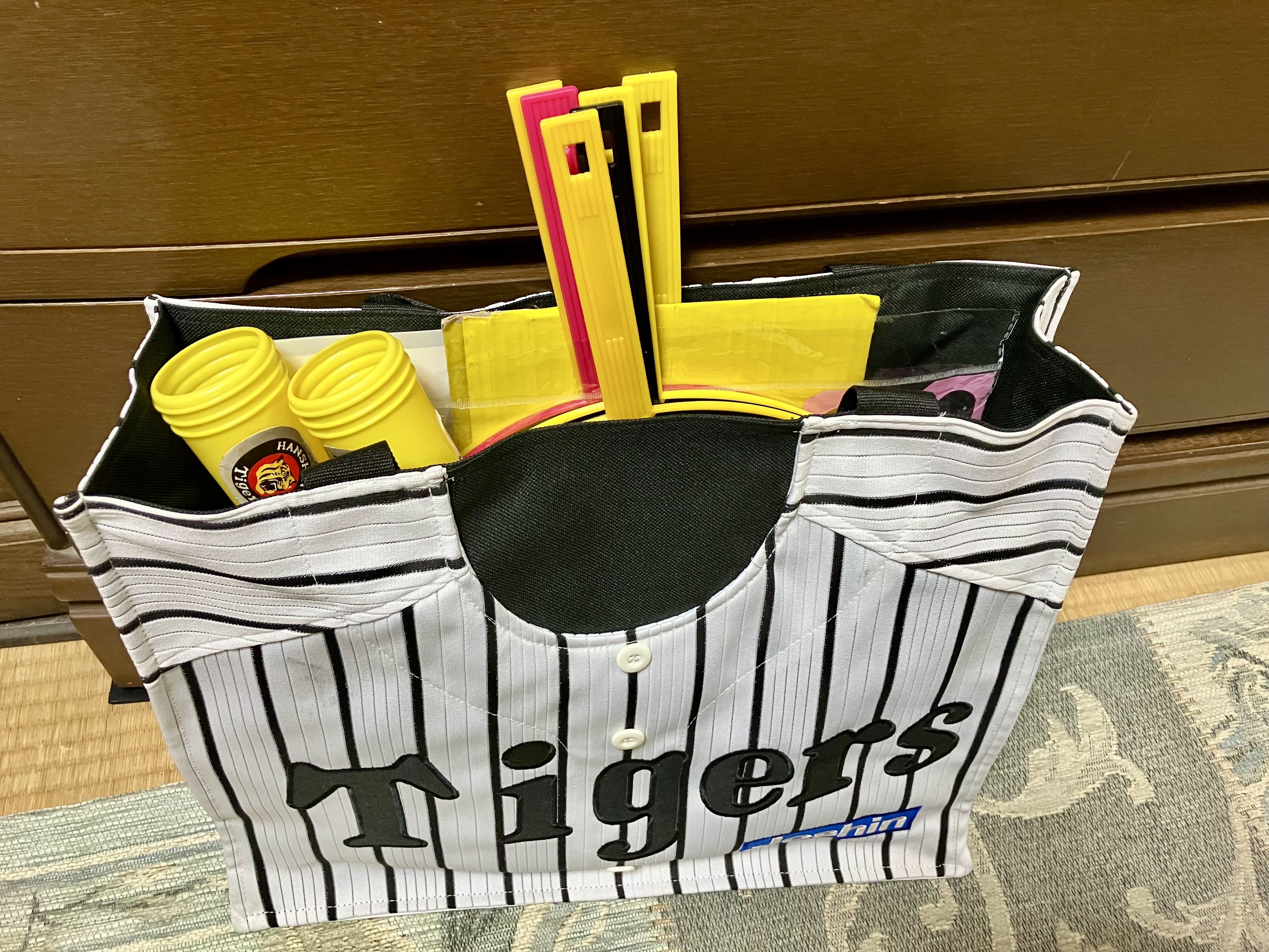 甲子園用のマイバッグも阪神ユニデザイン！