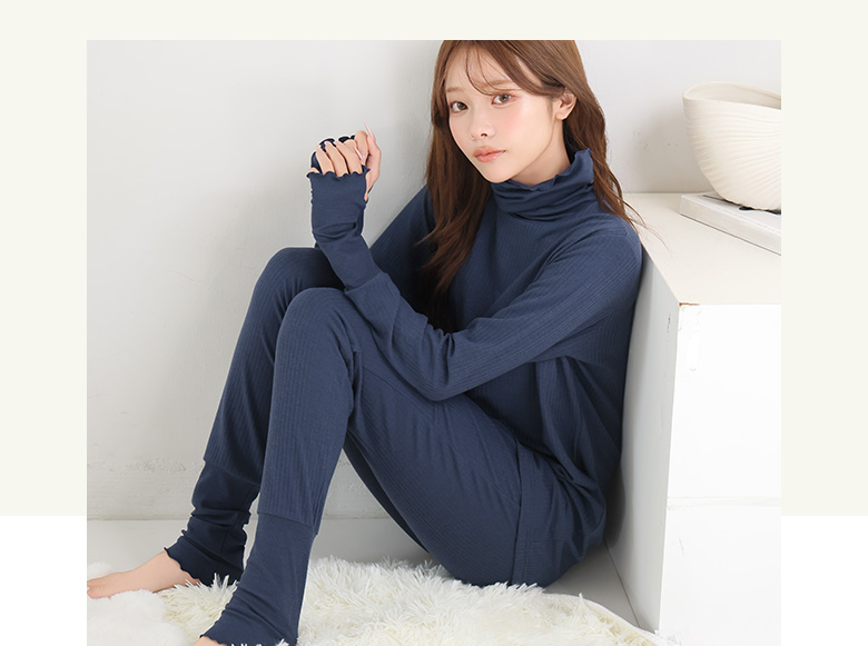 【WEB限定】3首あったか 着るだけ 快眠ウェア 腹巻付き 長袖 上下セットのネイビー