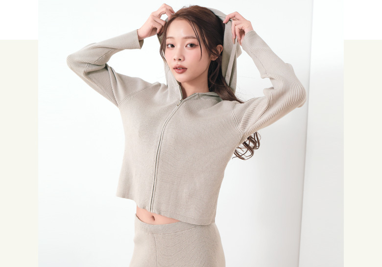 リブニット フルジップパーカ 長袖 上下セットのグレージュ