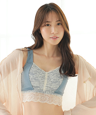 しっかり美胸 夢ごこち 綿混 ナイトブラ 単品ブラジャーは、就寝時にバストケアをしたいとき・おうち時間やリラックスタイムに使いたい方におすすめ！二枚構造のパネルで胸の位置を安定させ、美胸をしっかりキープ。デイリーシーンにも馴染む上品なデザイン。