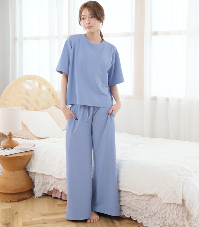 眠りに寄り添い、夏でも快適な睡眠をサポートする快眠ウェア。寝ている間の気づかない冷えに、遠赤外線効果を活かして着るだけで心地よい眠りをサポートします。着るだけ 快眠ウェア 半袖 上下セット