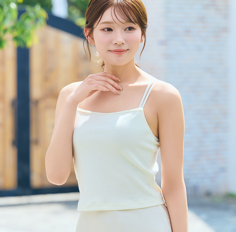 暑い夏のコーデの着回ししやすい！リブフロントホック ブラトップ ノンワイヤー超盛ブラ(R)オフホワイトカラー